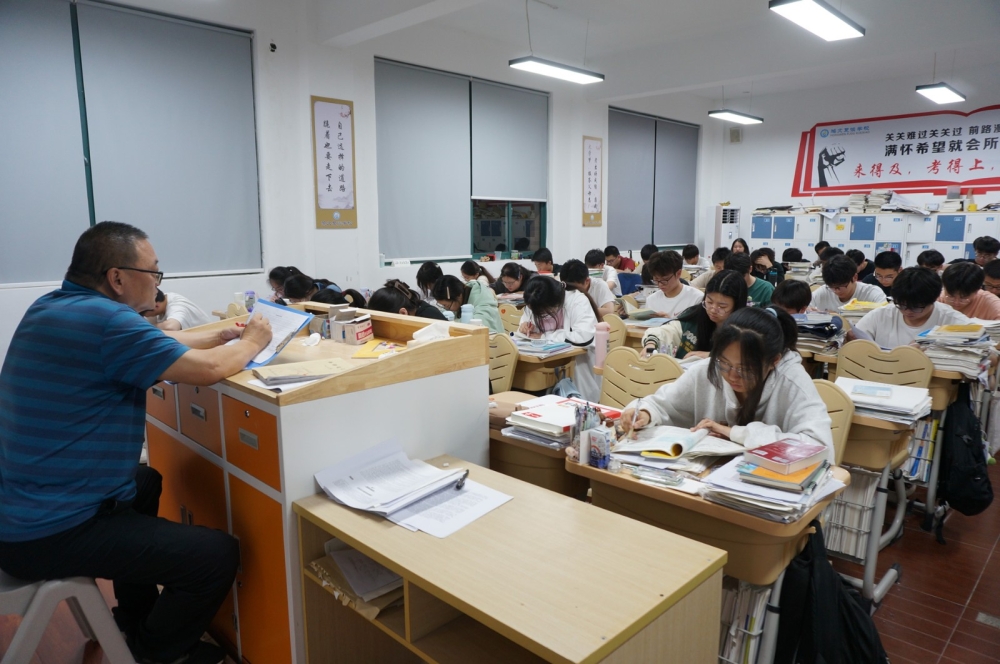 江苏南通高考复读学校